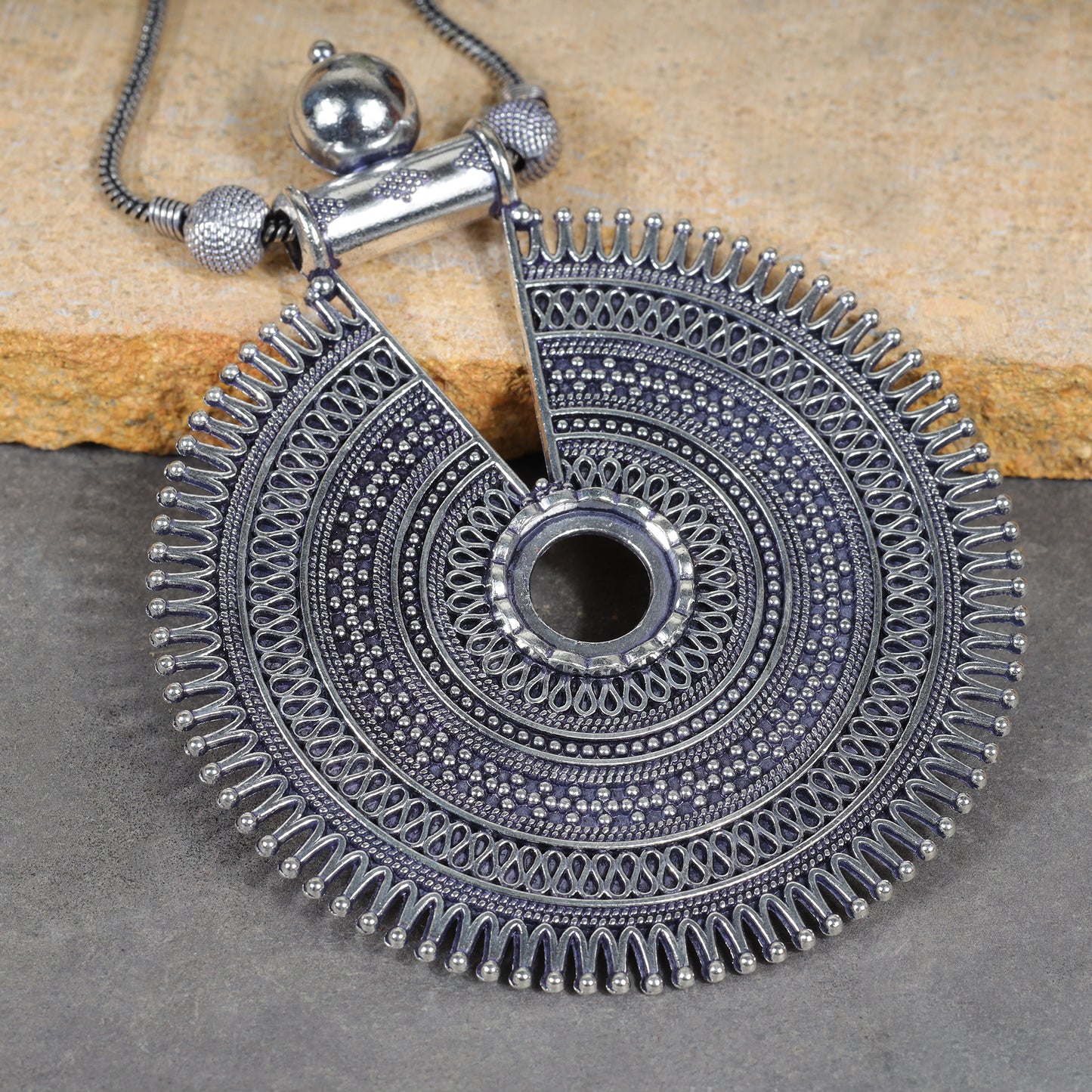 Round Statement Pendent Chain Set