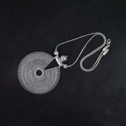 Round Statement Pendent Chain Set