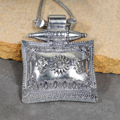 Surya & Ganesha Motif Pendent Chain Set