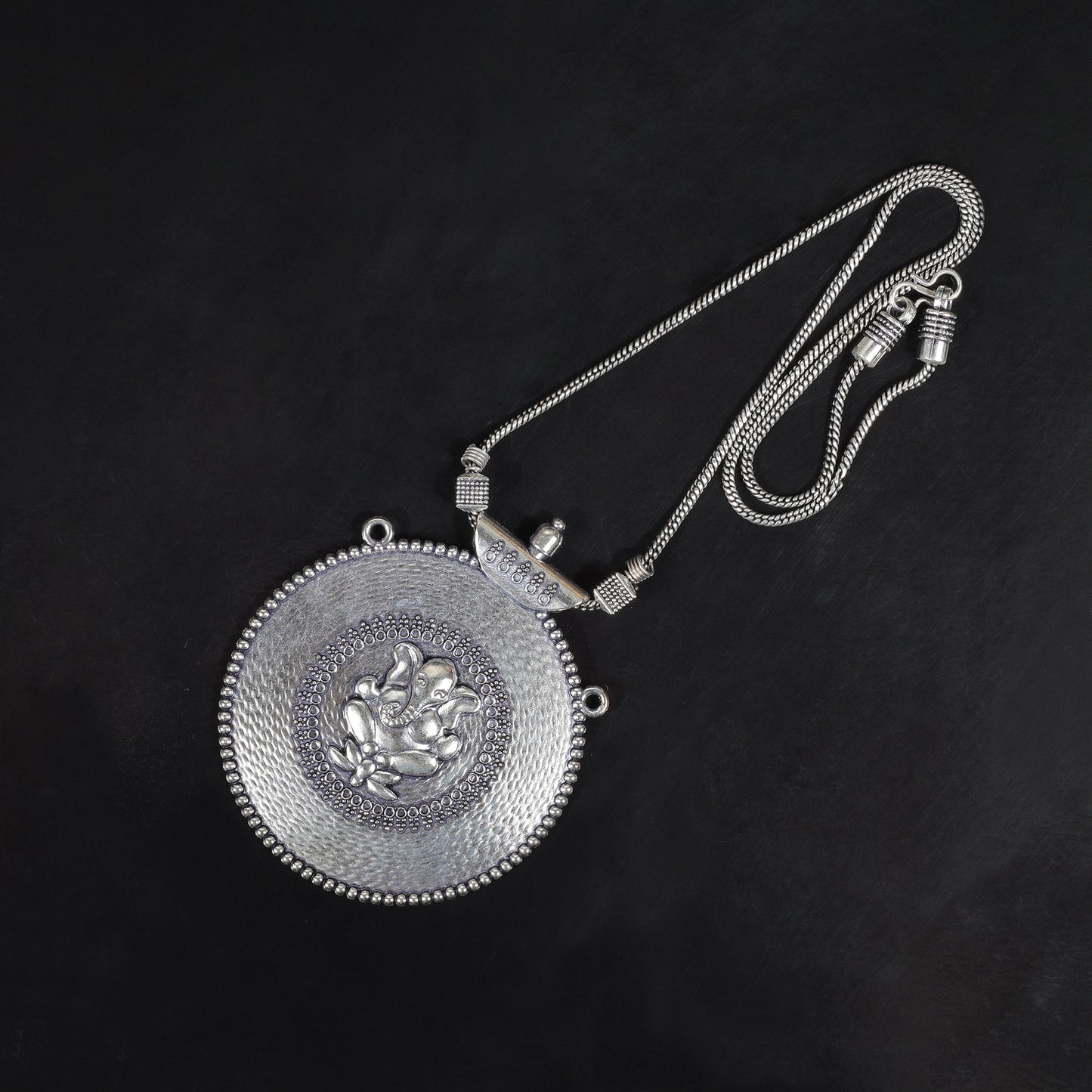 Ganesha Round Pendent Chain Set
